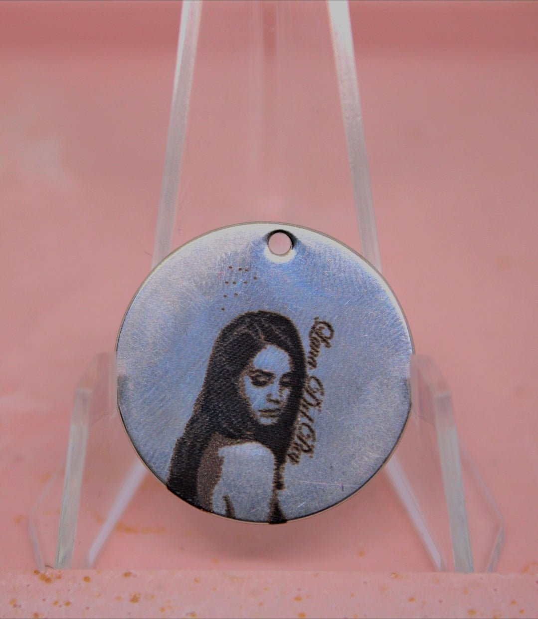 Collier gravé Lana Del Rey